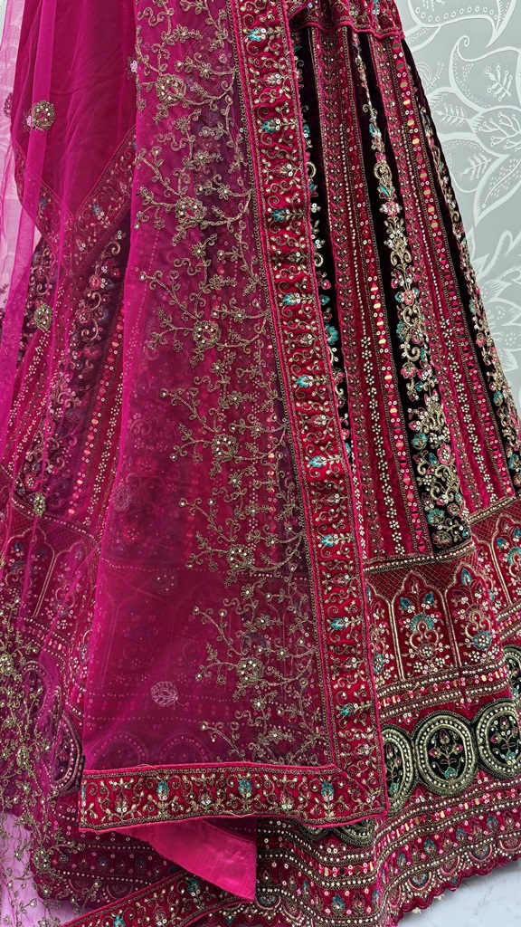 Very-Well Detailed Hand Mirror Crafted with Various Embroidery and Doubke dupatta combine Bridal Lehenga Choli